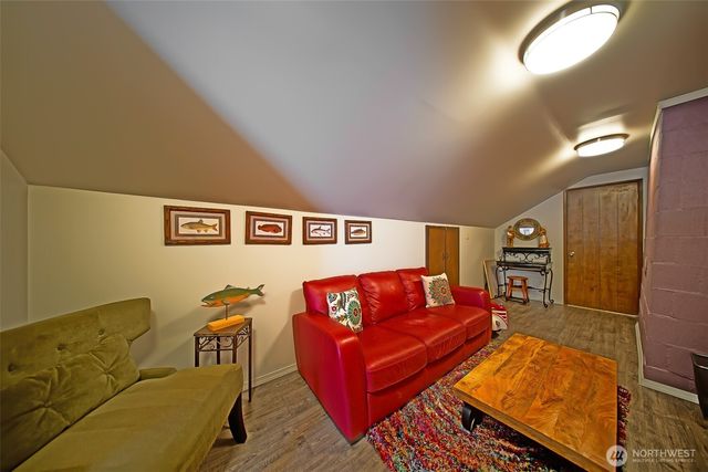 37418 W Lake Walker Drive SE, Enumclaw, WA 98022