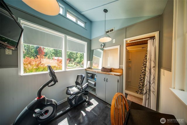 37418 W Lake Walker Drive SE, Enumclaw, WA 98022