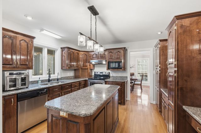 122 Timber Hills Rd, Hendersonville, TN 37075