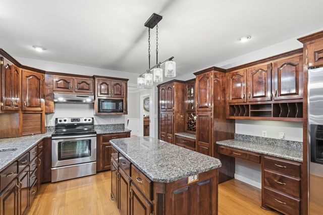 122 Timber Hills Rd, Hendersonville, TN 37075