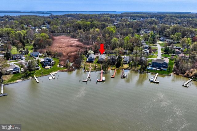 6928 N RIVER DR, Middle River, MD 21220
