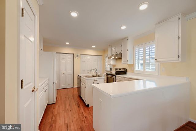6928 N RIVER DR, Middle River, MD 21220