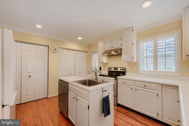 6928 N RIVER DR, Middle River, MD 21220