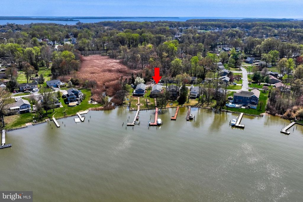 Image 44 of property listing at 6928 N RIVER DR, Middle River, MD 21220