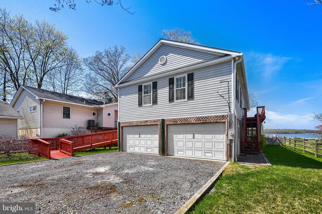 Image 52 of property listing at 6928 N RIVER DR, Middle River, MD 21220