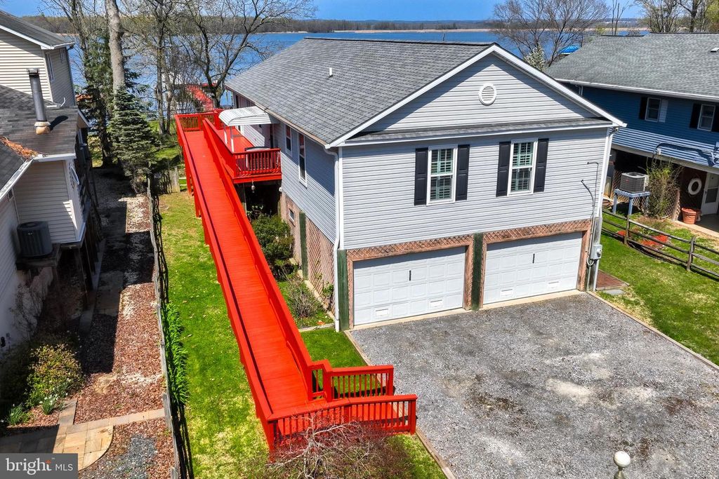 Image 53 of property listing at 6928 N RIVER DR, Middle River, MD 21220