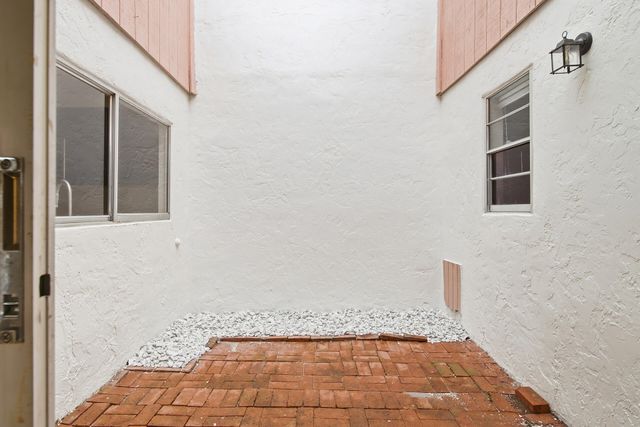 581 NW 47TH Avenue, Delray Beach, FL 33445