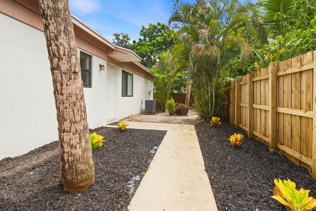 581 NW 47TH Avenue, Delray Beach, FL 33445