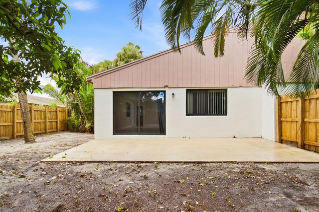 581 NW 47TH Avenue, Delray Beach, FL 33445