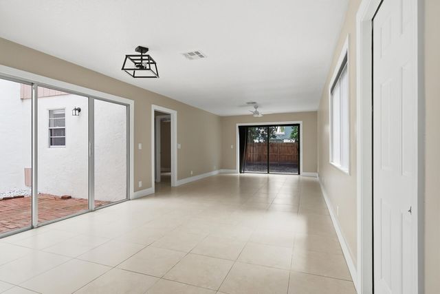 581 NW 47TH Avenue, Delray Beach, FL 33445