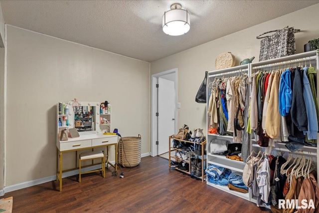 17 Windrush Drive, Jacksonville, IL 62650