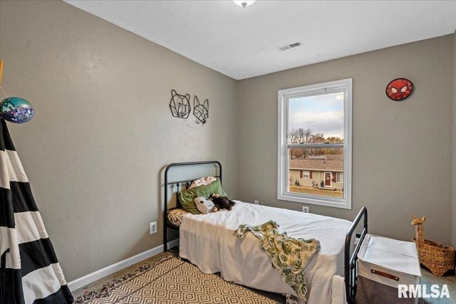 17 Windrush Drive, Jacksonville, IL 62650