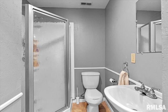 17 Windrush Drive, Jacksonville, IL 62650