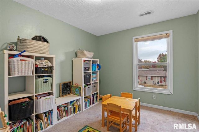 17 Windrush Drive, Jacksonville, IL 62650