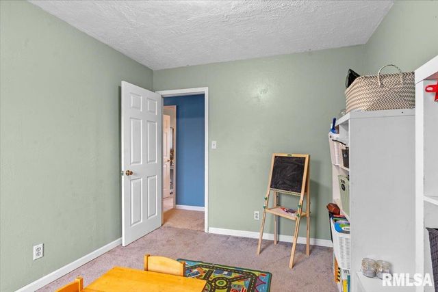 17 Windrush Drive, Jacksonville, IL 62650