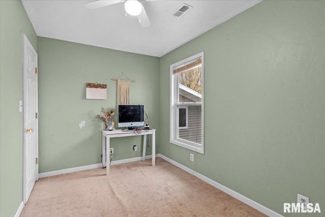 17 Windrush Drive, Jacksonville, IL 62650