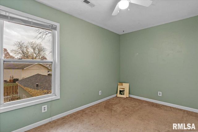 17 Windrush Drive, Jacksonville, IL 62650