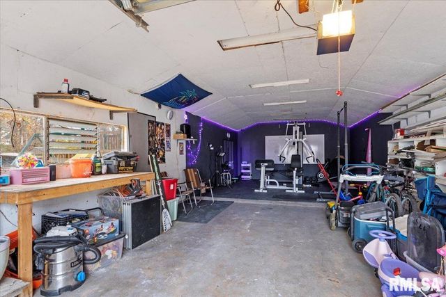 17 Windrush Drive, Jacksonville, IL 62650