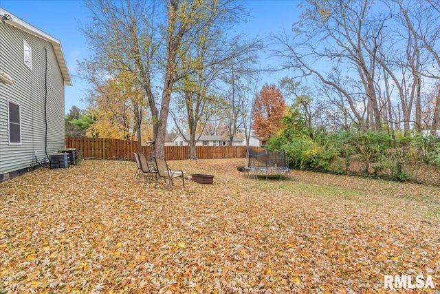 17 Windrush Drive, Jacksonville, IL 62650