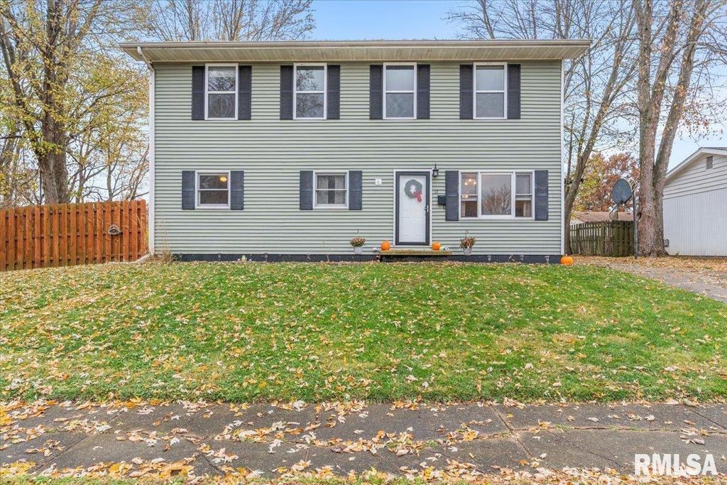 17 Windrush Drive, Jacksonville, IL 62650