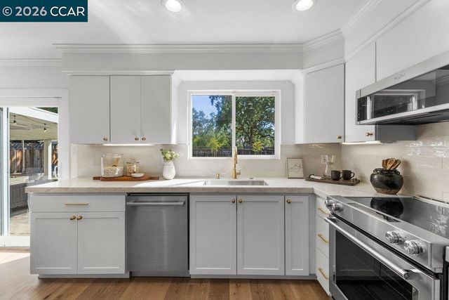 102 Belgian Dr, Danville, CA 94526