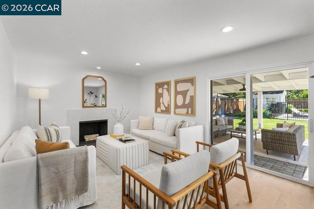 102 Belgian Dr, Danville, CA 94526