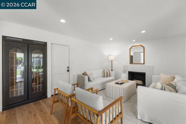 102 Belgian Dr, Danville, CA 94526