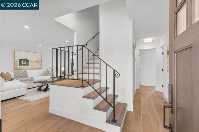 102 Belgian Dr, Danville, CA 94526