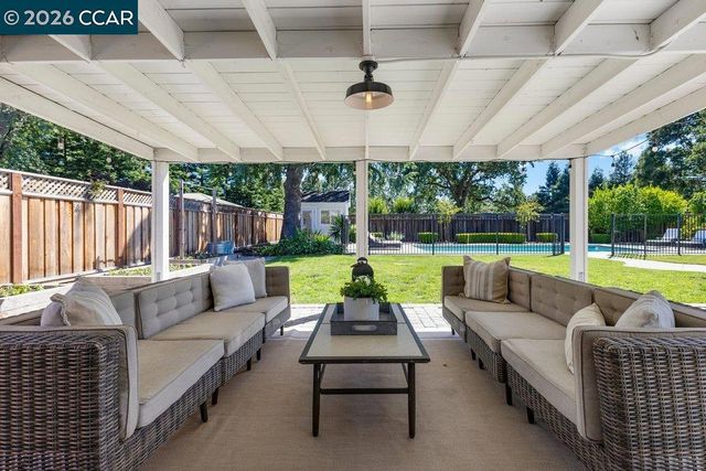 102 Belgian Dr, Danville, CA 94526