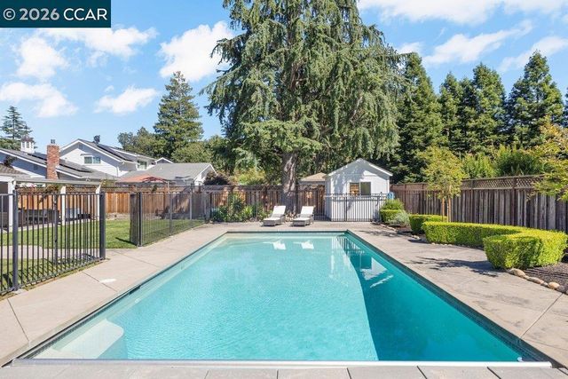 102 Belgian Dr, Danville, CA 94526
