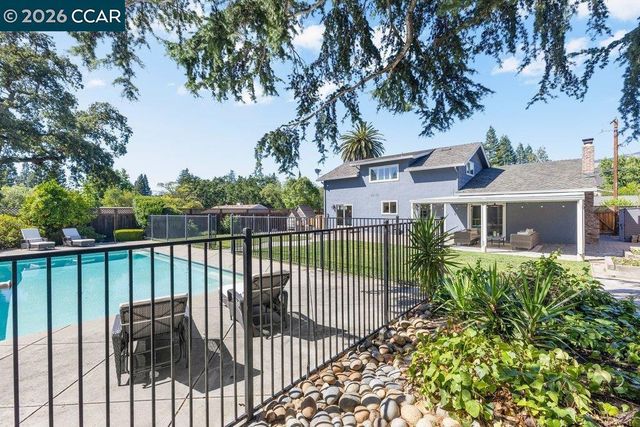 102 Belgian Dr, Danville, CA 94526