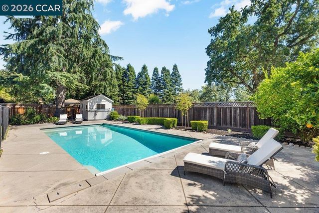 102 Belgian Dr, Danville, CA 94526