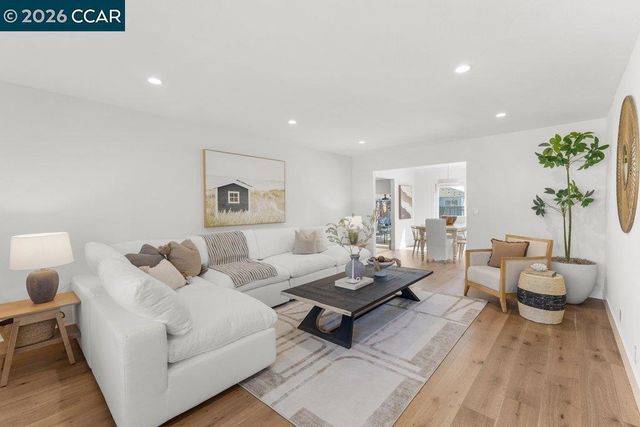 102 Belgian Dr, Danville, CA 94526