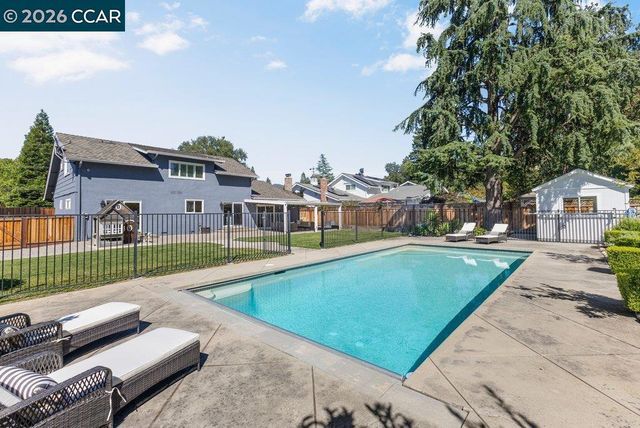 102 Belgian Dr, Danville, CA 94526