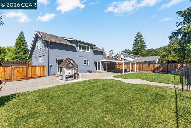102 Belgian Dr, Danville, CA 94526