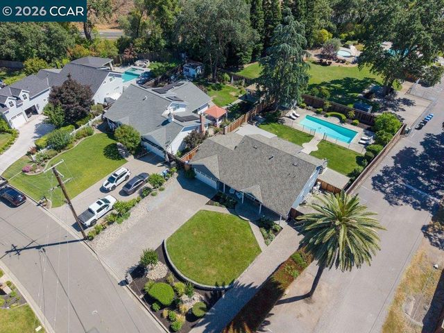 102 Belgian Dr, Danville, CA 94526