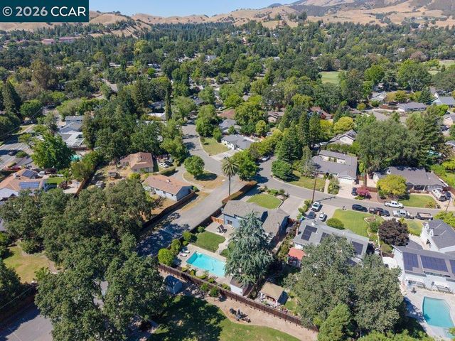 102 Belgian Dr, Danville, CA 94526