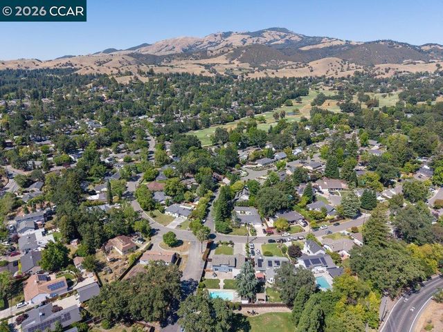 102 Belgian Dr, Danville, CA 94526