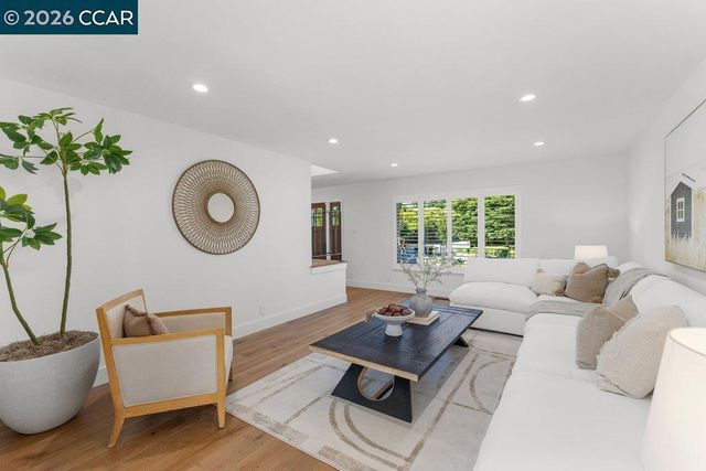 102 Belgian Dr, Danville, CA 94526