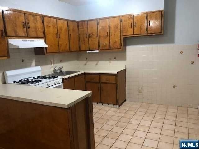 424 N 3rd Street 1R, East Newark, NJ 07029