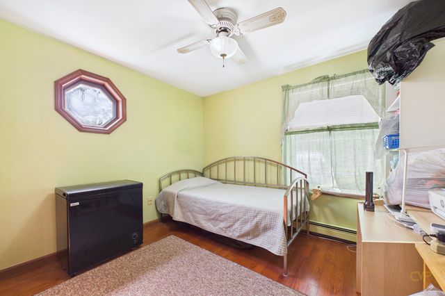 247 Perry Hill Rd, Acushnet, MA 02743