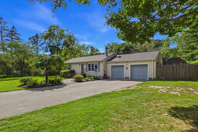 247 Perry Hill Rd, Acushnet, MA 02743