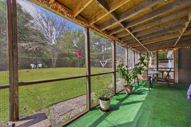247 Perry Hill Rd, Acushnet, MA 02743