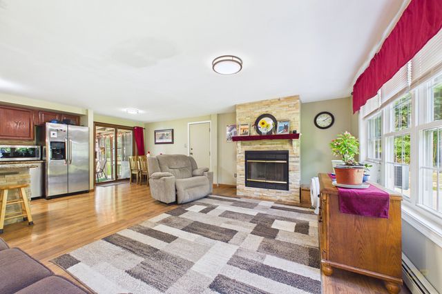 247 Perry Hill Rd, Acushnet, MA 02743