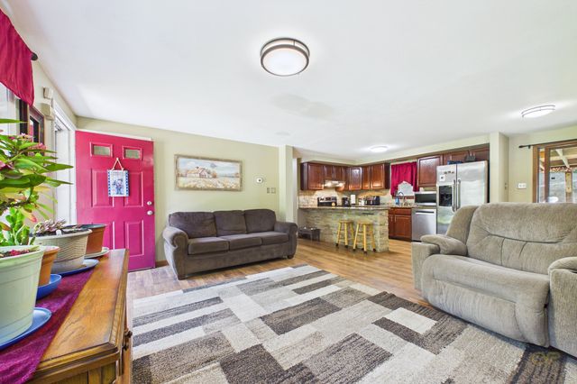 247 Perry Hill Rd, Acushnet, MA 02743