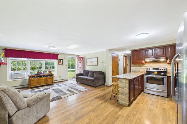 247 Perry Hill Rd, Acushnet, MA 02743