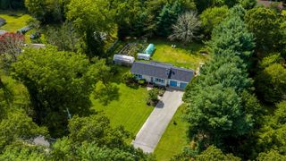 247 Perry Hill Rd, Acushnet, MA 02743
