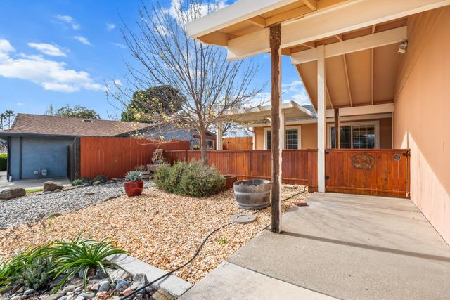 6939 Escallonia Dr, Orangevale, CA 95662