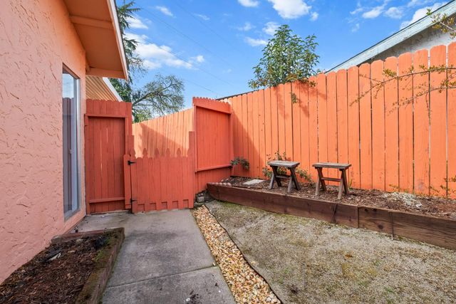 6939 Escallonia Dr, Orangevale, CA 95662