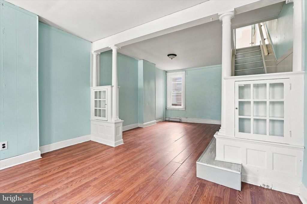 634 INDIANA AVE, PHILADELPHIA, PA 19133 — photo 2